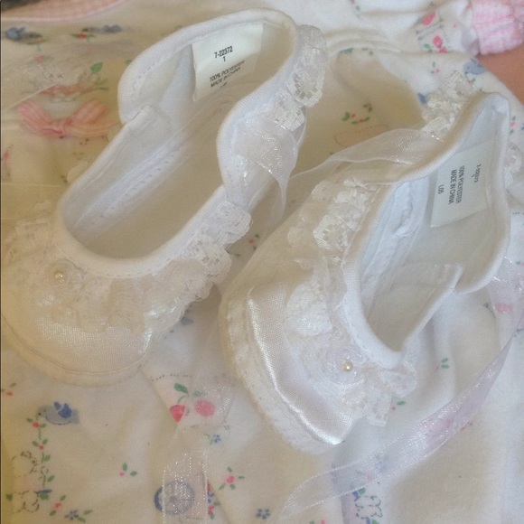 Tiny Silky Lace Baby Shoes - Picture 3 of 7